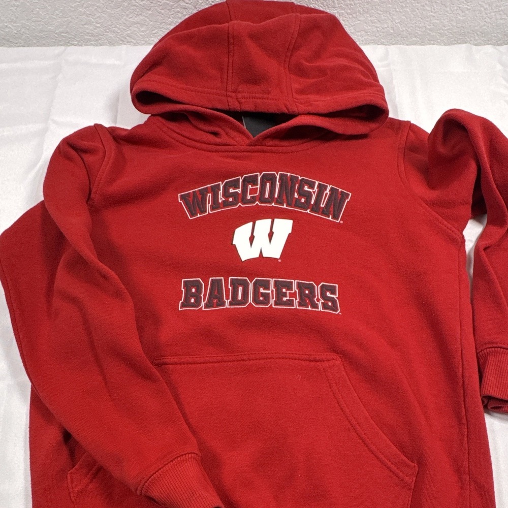 Outer Stuff Wisconsin Badgers Pullover Hoodie Sweatshirt, Red, Youth Size M